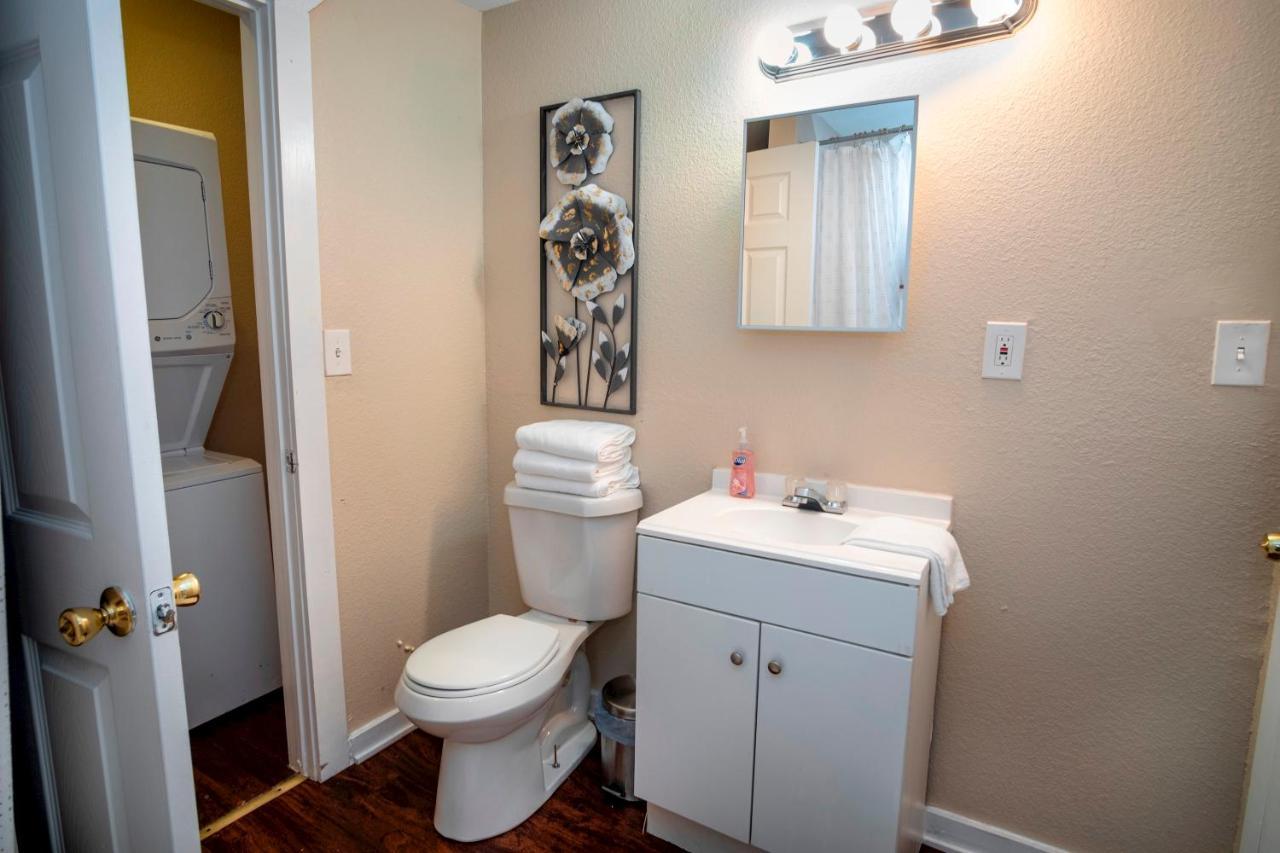 Cozy Downtown Guest House 2Br/1Ba Sleeps 8 Сан Антонио Екстериор снимка