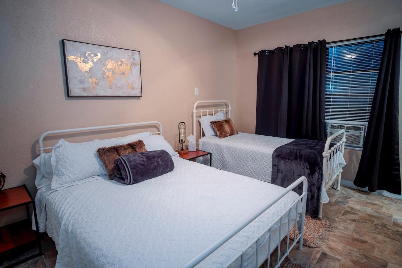 Cozy Downtown Guest House 2Br/1Ba Sleeps 8 Сан Антонио Екстериор снимка