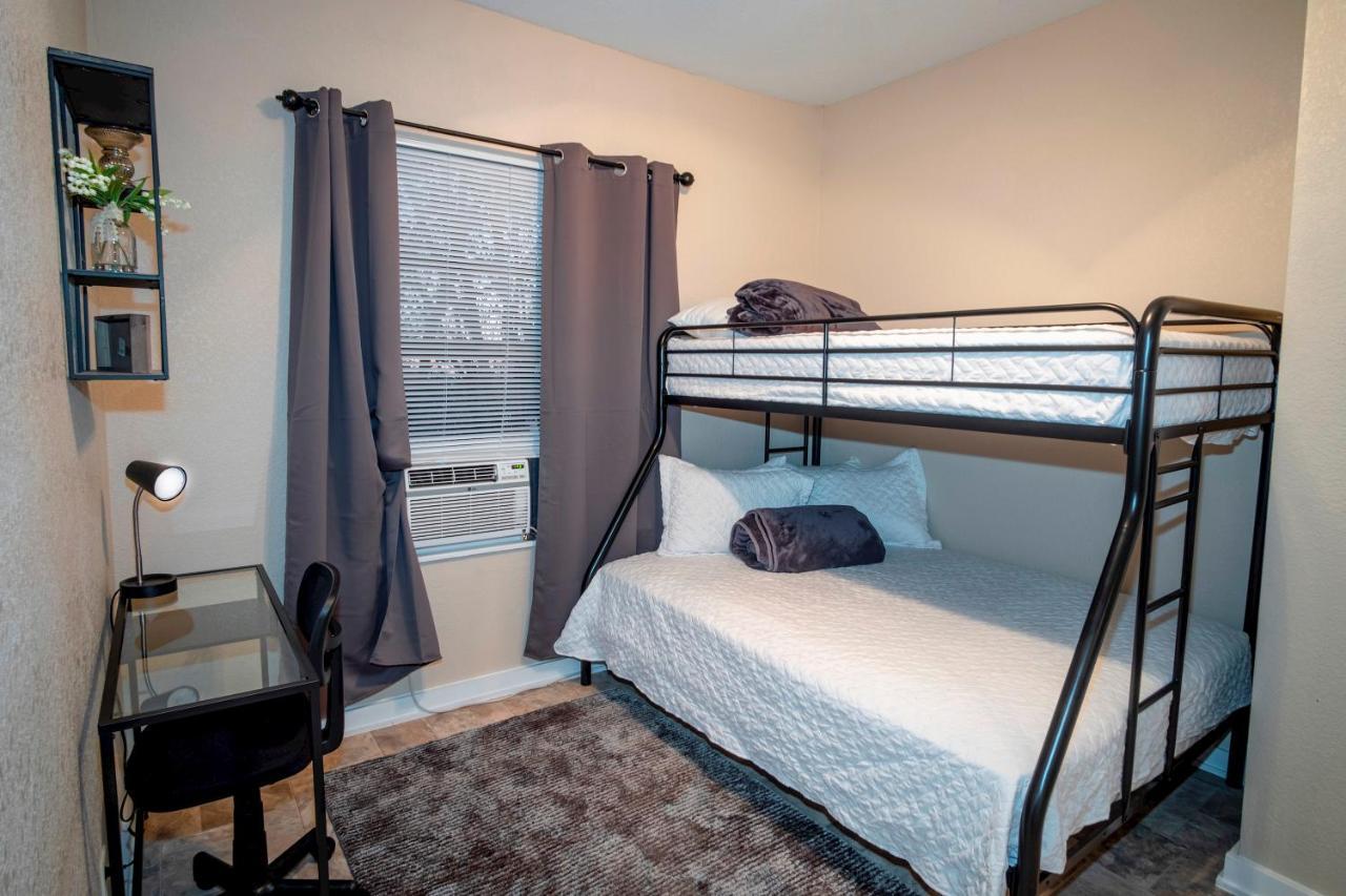 Cozy Downtown Guest House 2Br/1Ba Sleeps 8 Сан Антонио Екстериор снимка